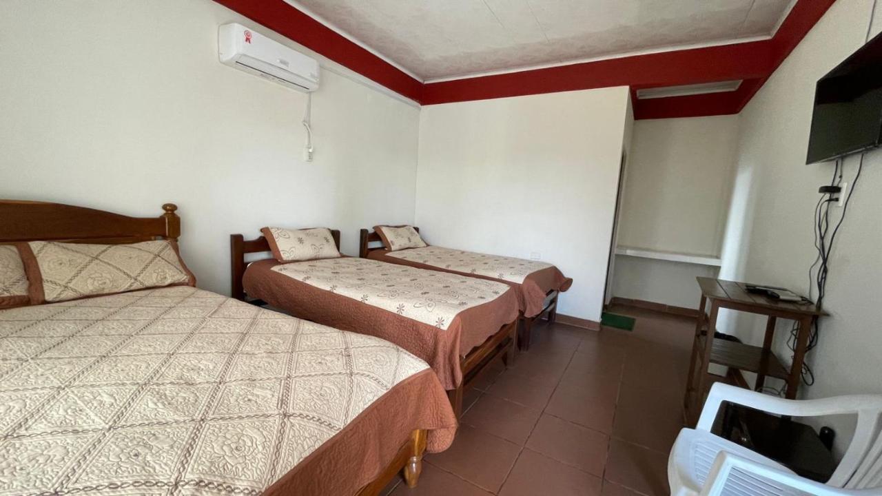 ויה טונארי Hotel Puerto Selva מראה חיצוני תמונה